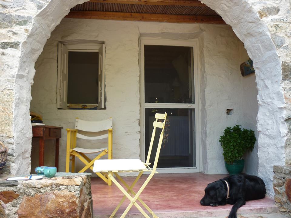 cyclades-architectural-language-stone-built-Serifos